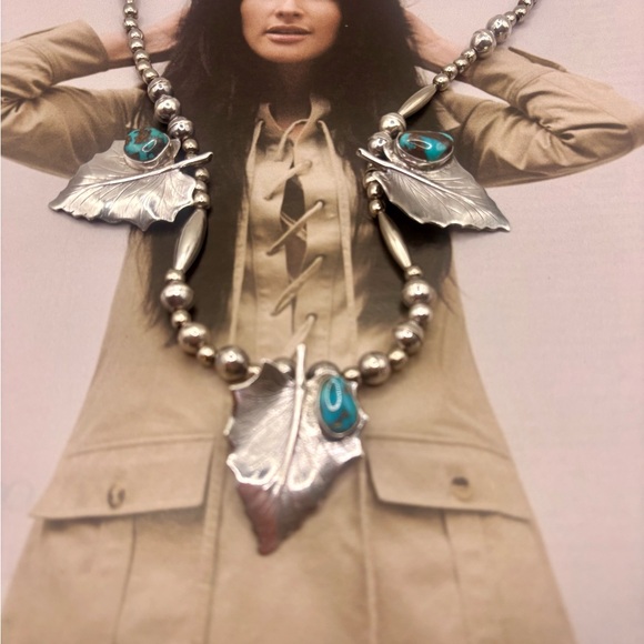 Jewelry - Silver Turquoise Stone Leaf Necklace